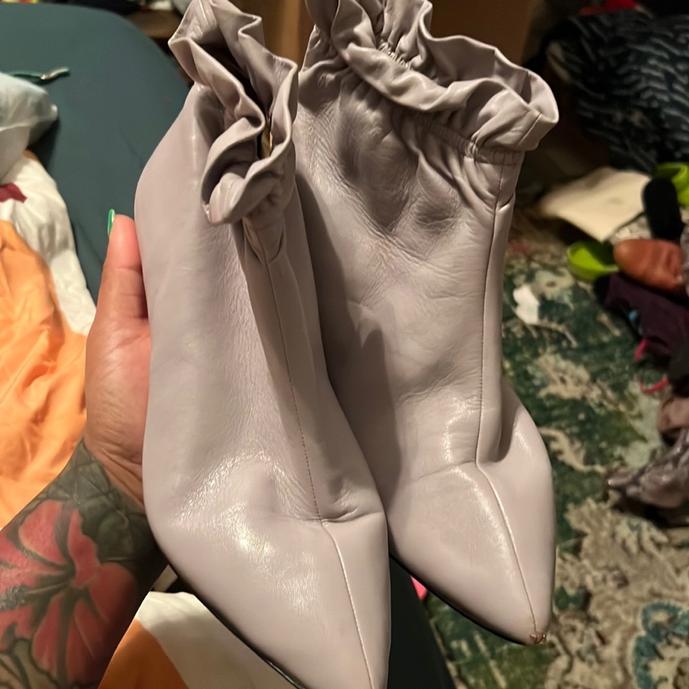 Katy Perry.. Size 9